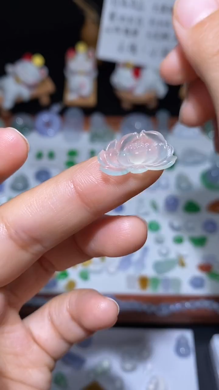 未镶嵌定制翡翠莲花