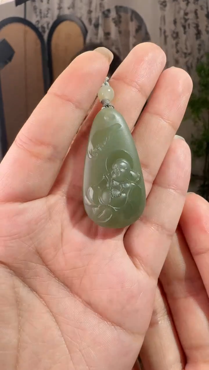 颈饰未镶嵌和田玉逍遥佛牌 p