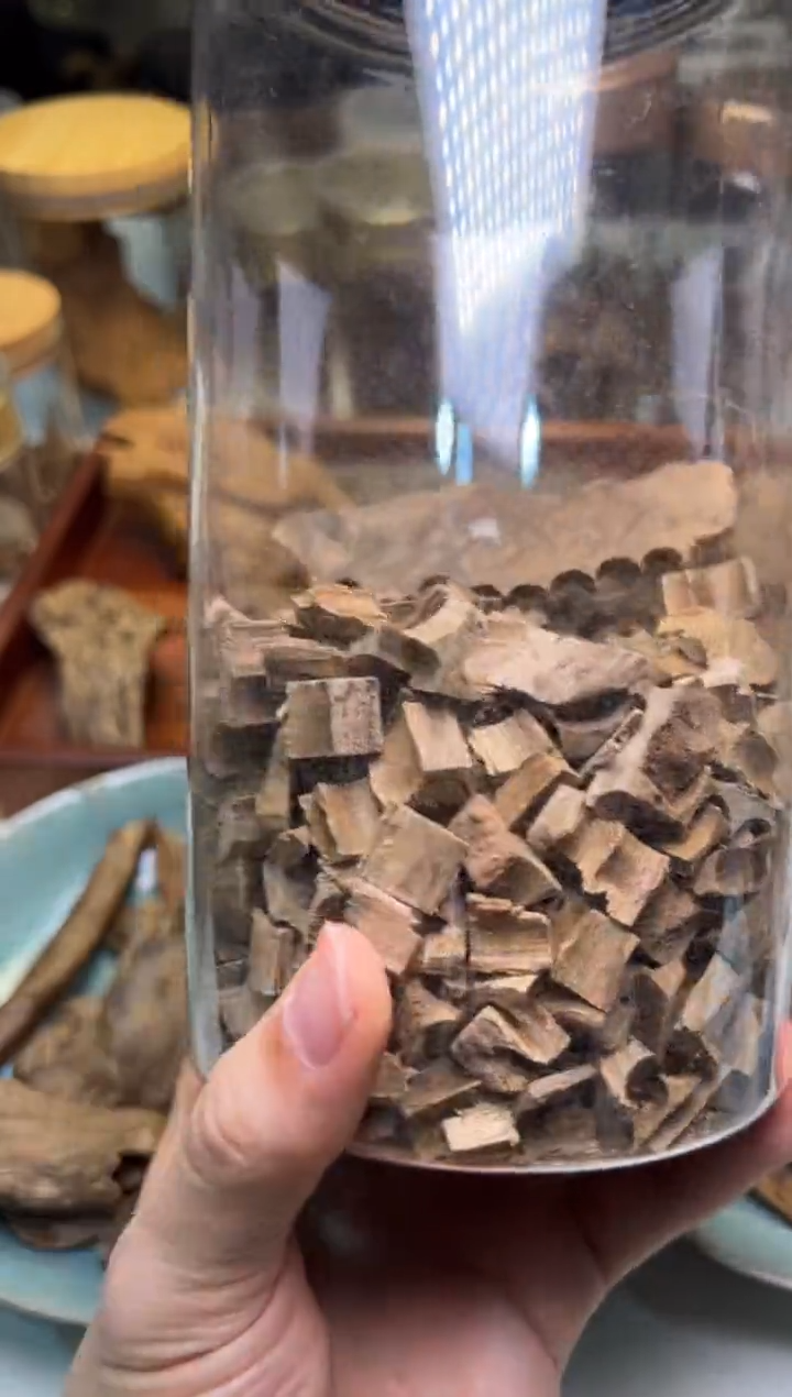 沉香柬埔寨车珠碎料110克