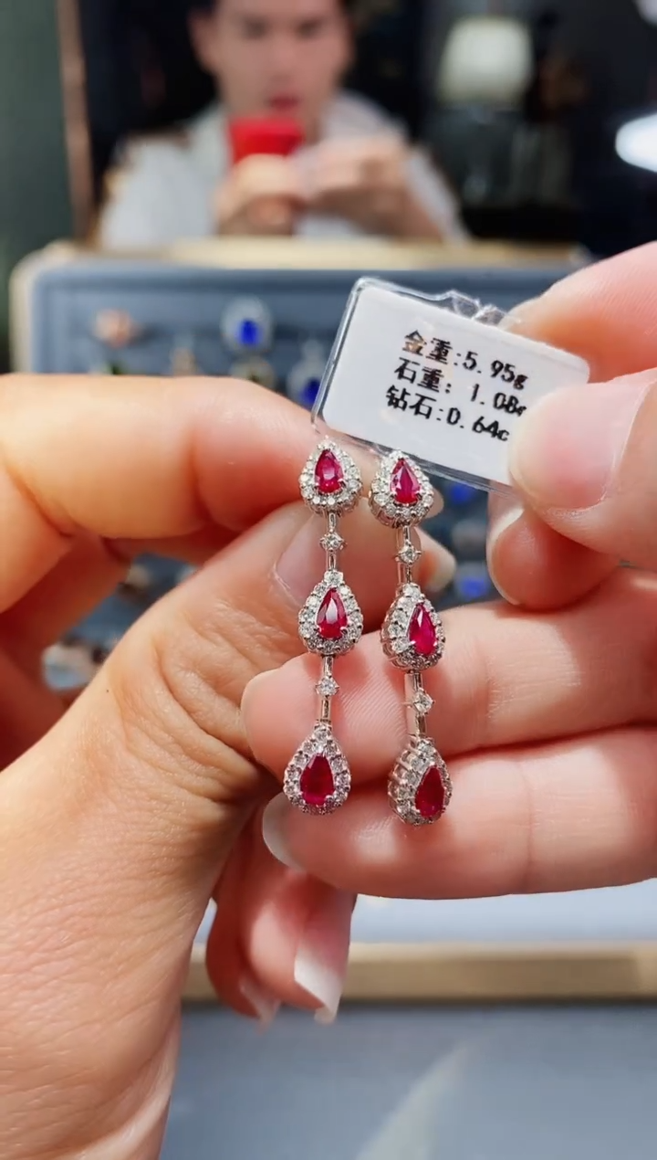 【闪购商品】红宝石耳饰18K金镶嵌1.08.