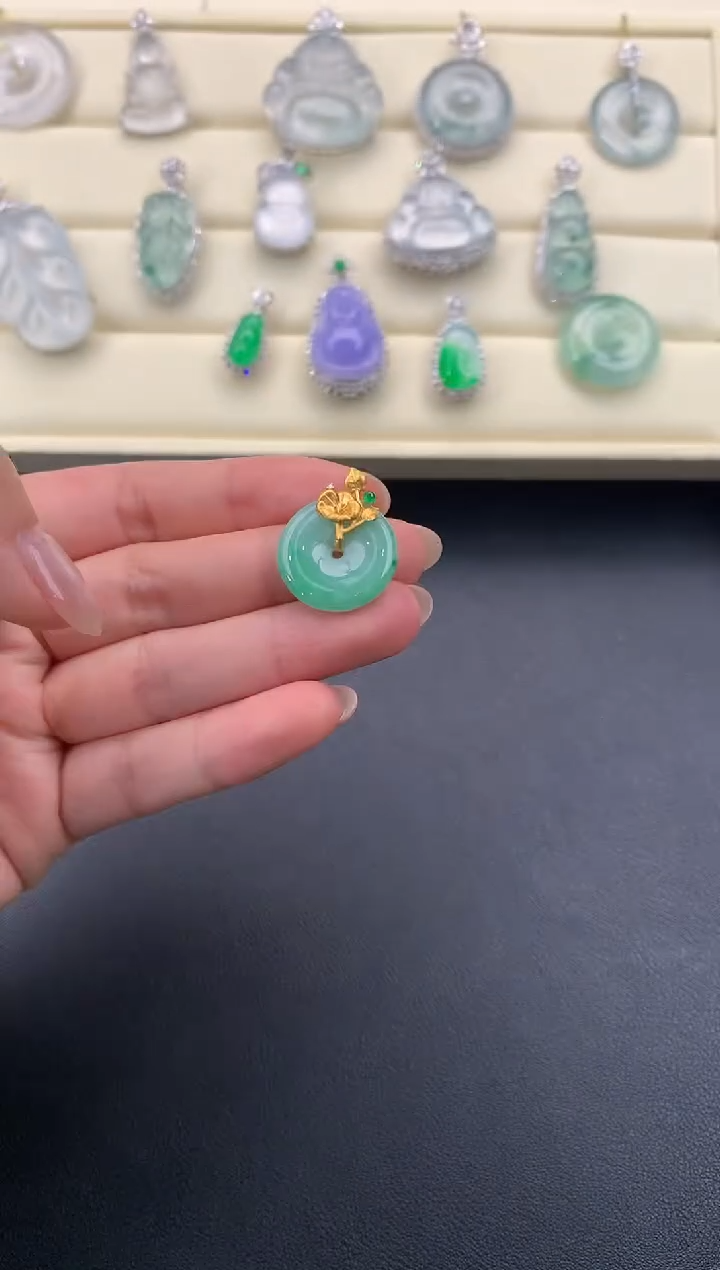 【闪购商品】翡翠颈饰18K金镶嵌X244      