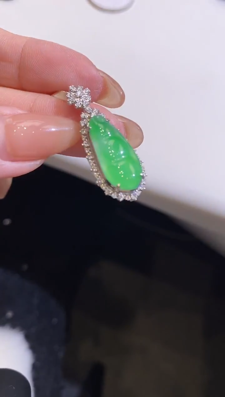 吊坠(不含链)18K金镶嵌翡翠L***七福豆