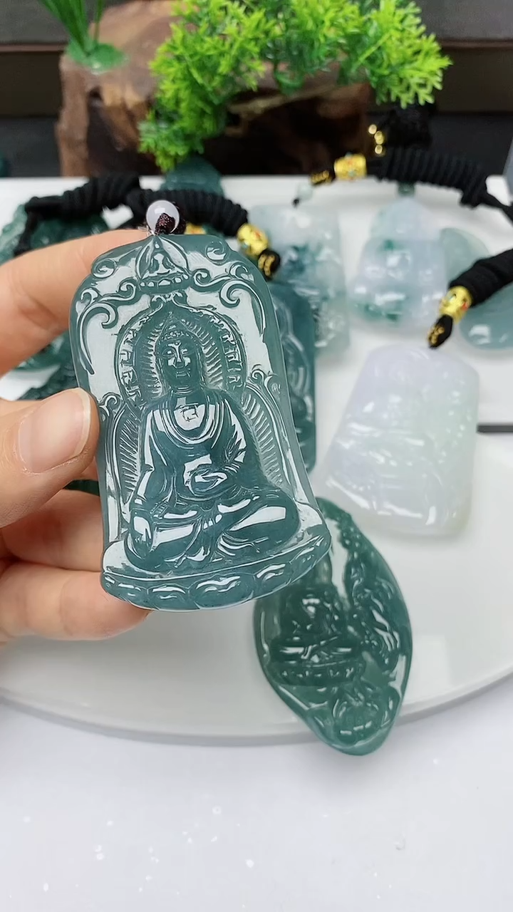 【闪购商品】翡翠颈饰未镶嵌