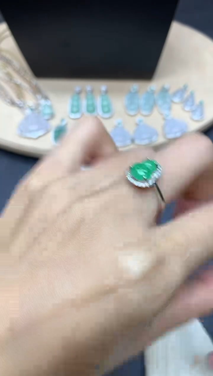 【闪购商品】翡翠戒指银S925镶嵌葫芦【无服务费】