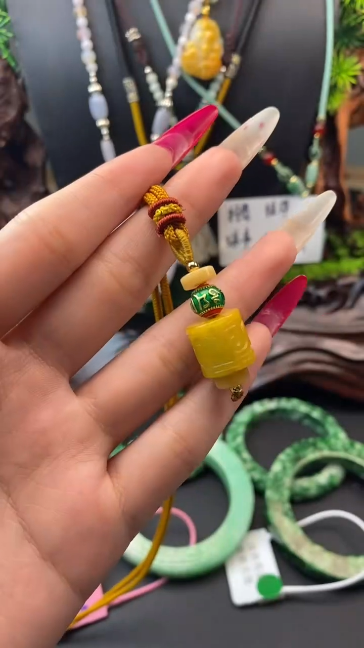未镶嵌戒指翡翠1
