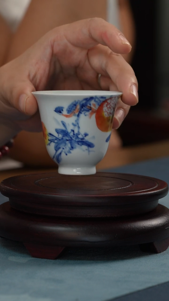 杯子景德镇手工手绘青花加彩石榴铃铛杯（余老师支持）