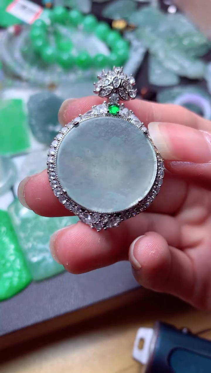 【闪购商品】翡翠颈饰未镶嵌天然翡翠