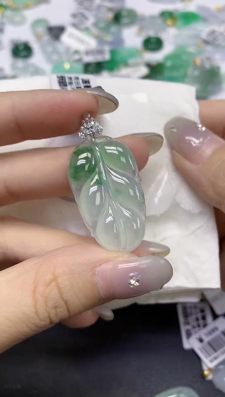 颈饰18K金镶嵌翡翠天然缅甸翡翠A货百元以上9元证书费自理