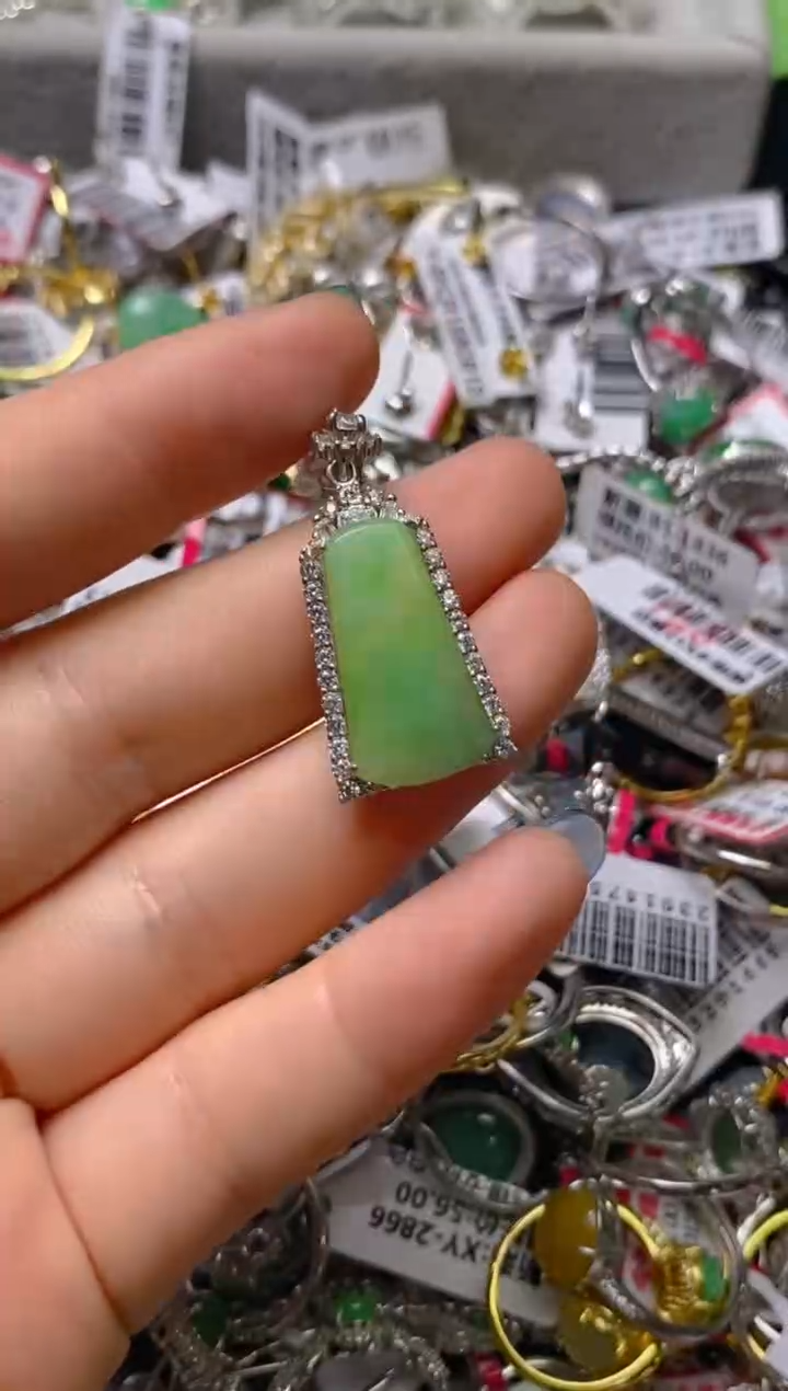 银S925镶嵌戒指翡翠百内无证书