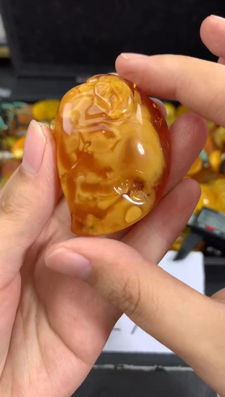 蜜蜡未镶嵌珠宝奇石69