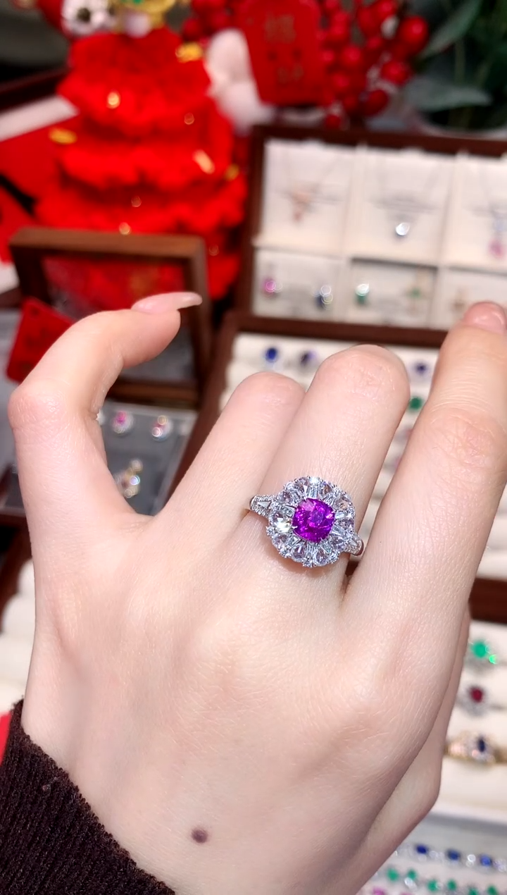 【闪购商品】彩色蓝宝石戒指18K金镶嵌1.53ct/天然宝石/七天无理由