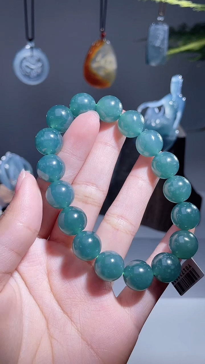 颈饰未镶嵌翡翠手串