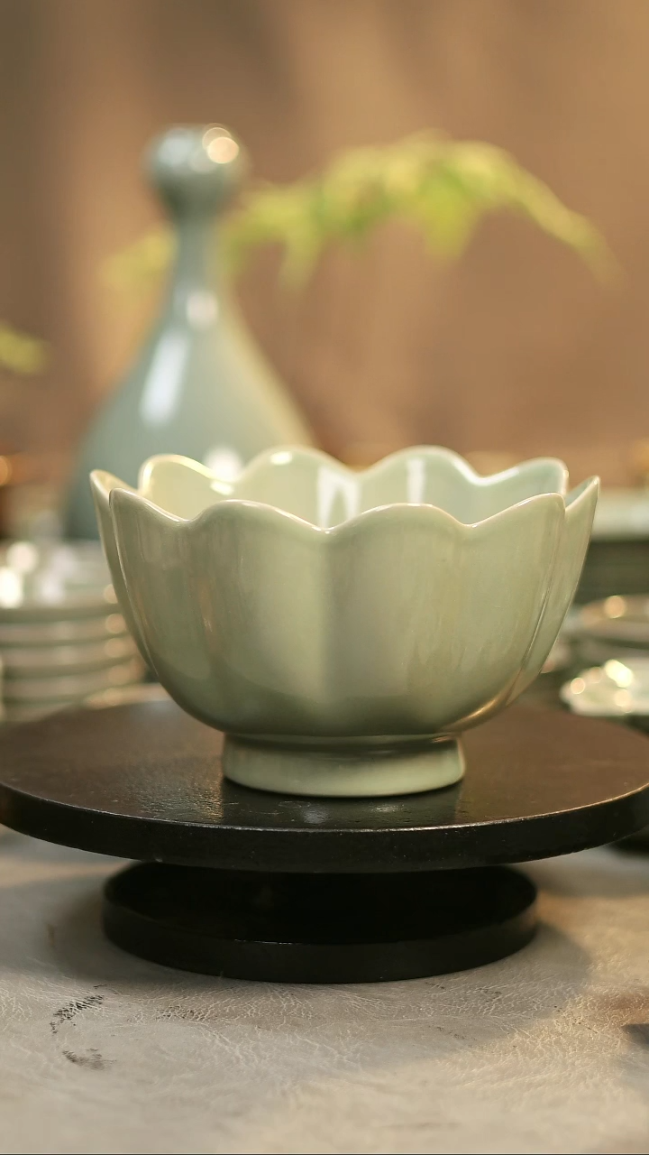 摆件瓷原产地原矿釉 莲花温婉 微瑕