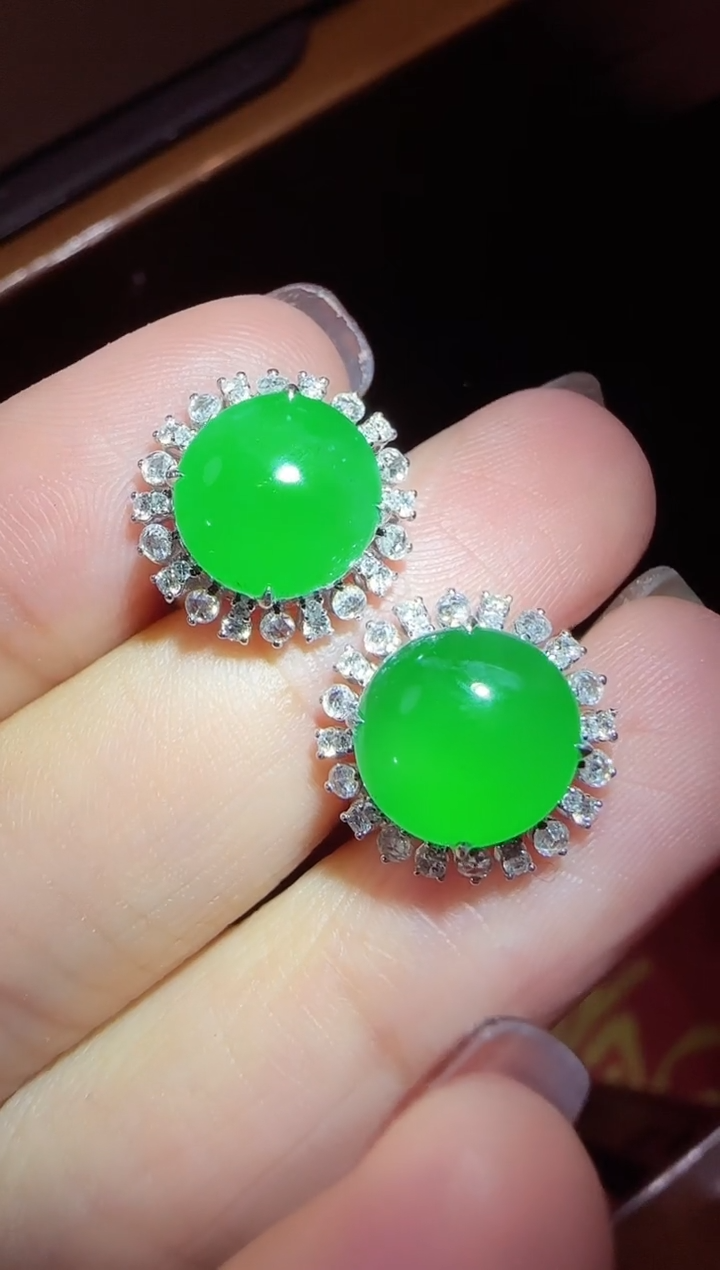 【闪购商品】翡翠耳饰18K金镶嵌蛋面