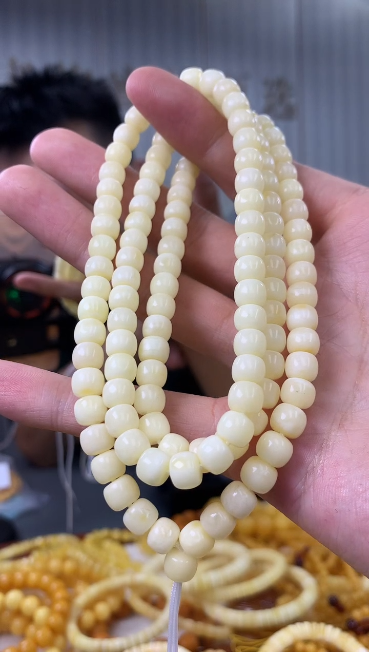 【闪购商品】琥珀裸石未镶嵌链子