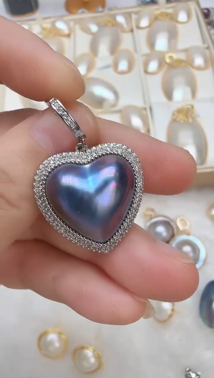 未镶嵌颈饰拼合珍珠（马贝珠）蓝色爱心