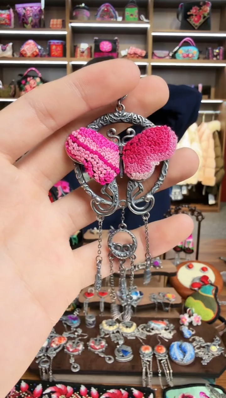 【闪购商品】织绣93蒙阿苏苗绣传承