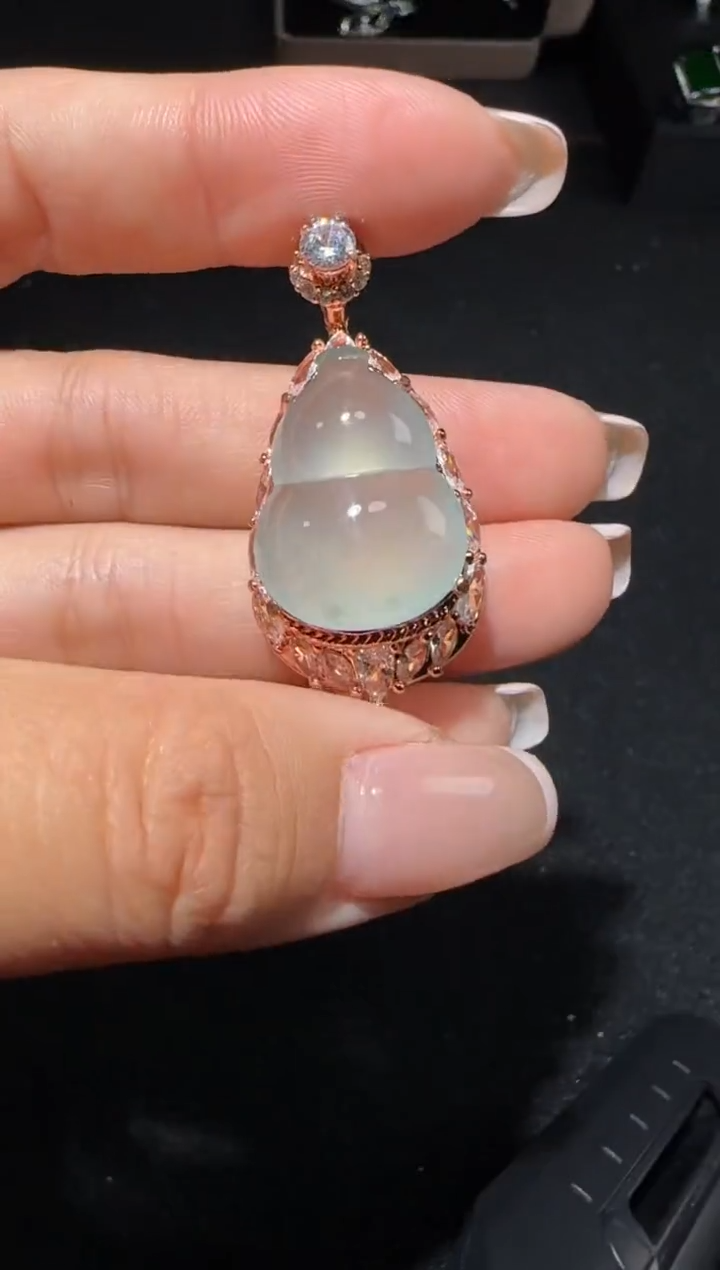 【闪购商品】翡翠吊坠(不含链)未镶嵌多样性发货拍一发一