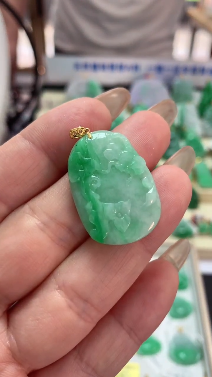 【闪购商品】翡翠吊坠(不含链)18K金镶嵌挂件