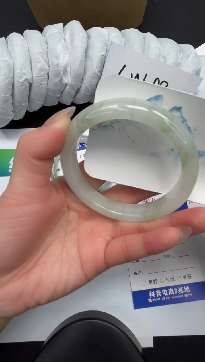 【闪购商品】石英质玉手镯合金78-60.1