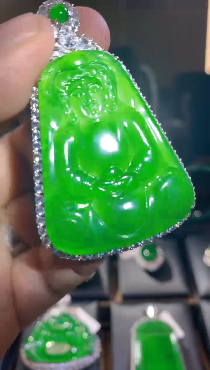 【闪购商品】翡翠颈饰未镶嵌翡翠吊坠