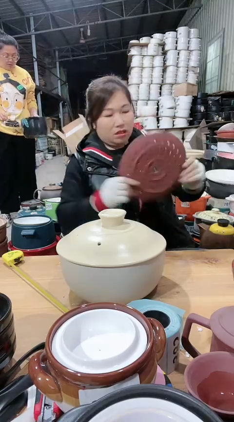 【闪购商品】9993瑕疵色差白手把锅带盖