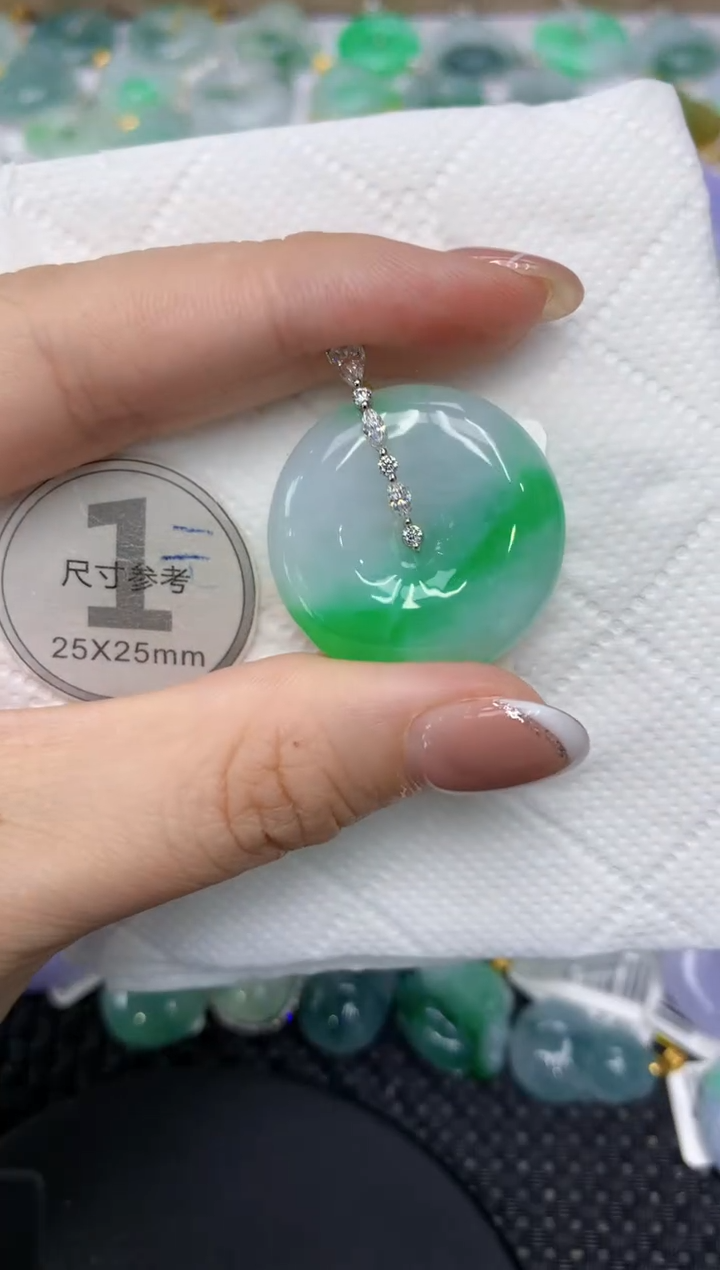 颈饰18K金镶嵌翡翠11111111