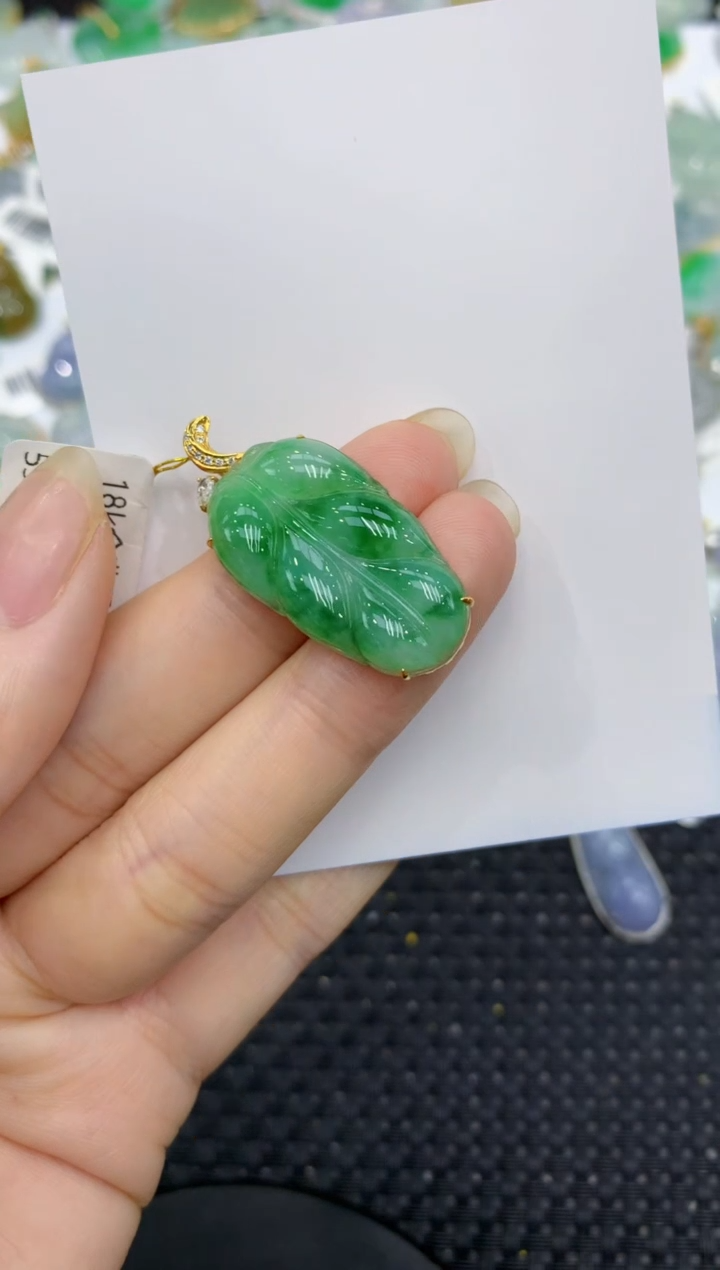 【闪购商品】翡翠颈饰18K金镶嵌8888888888