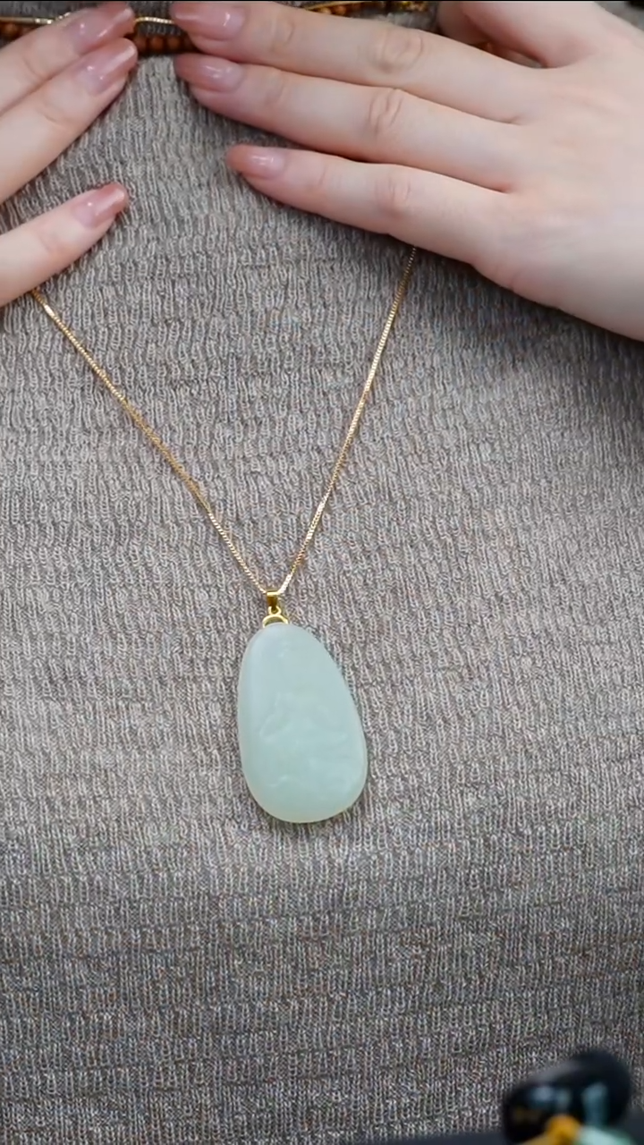 吊坠(赠链)未镶嵌和田玉随形观音