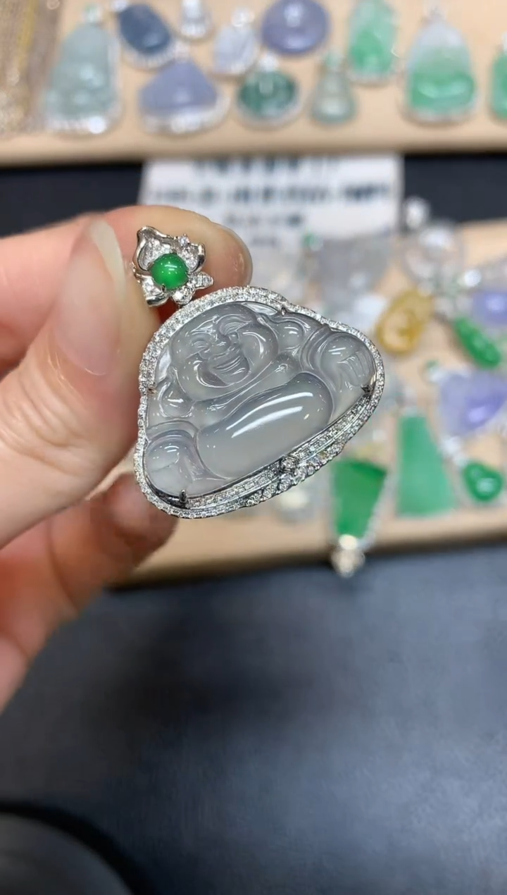 【闪购商品】翡翠颈饰18K金镶嵌佛公【无服务费