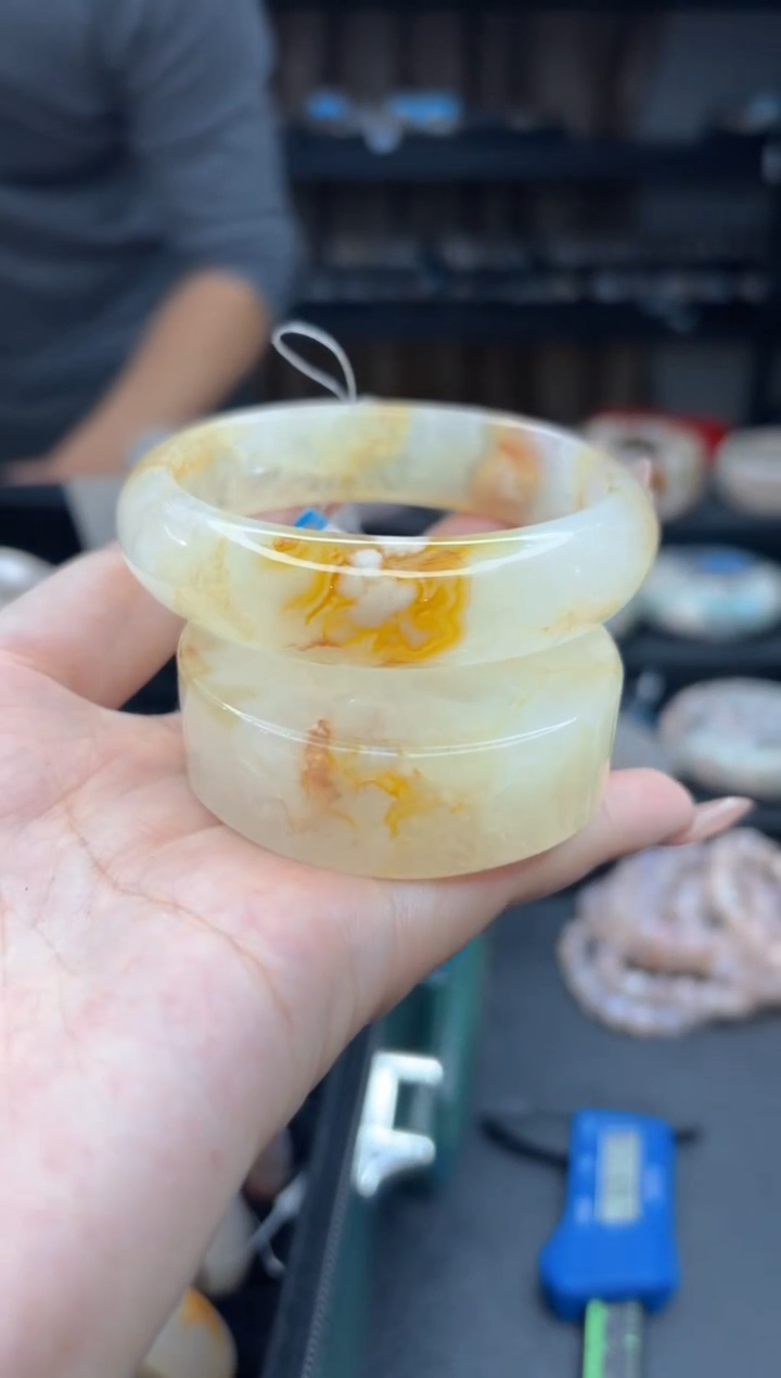 【闪购商品】石英质玉手镯未镶嵌535（58圈赠送镯心）