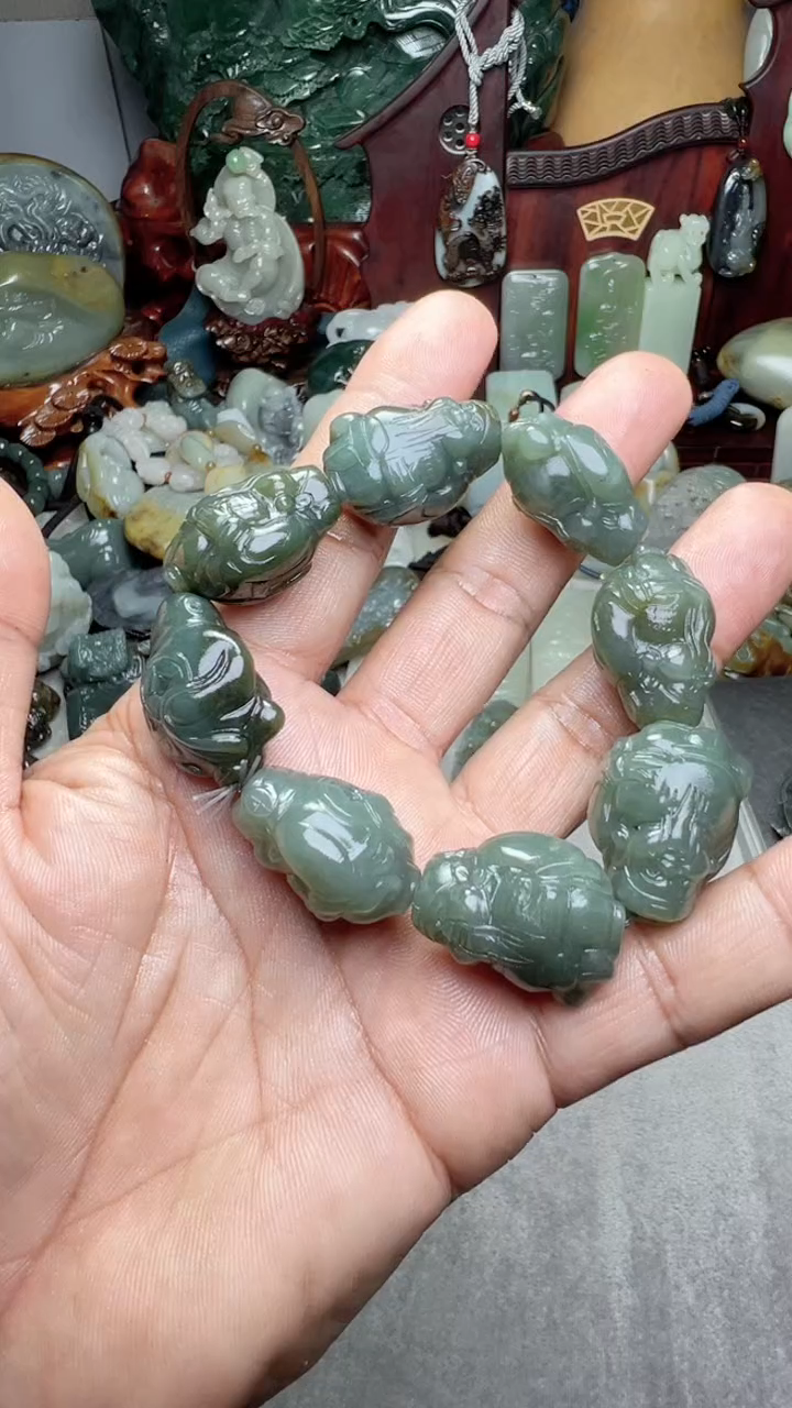 和田玉未镶嵌把件-