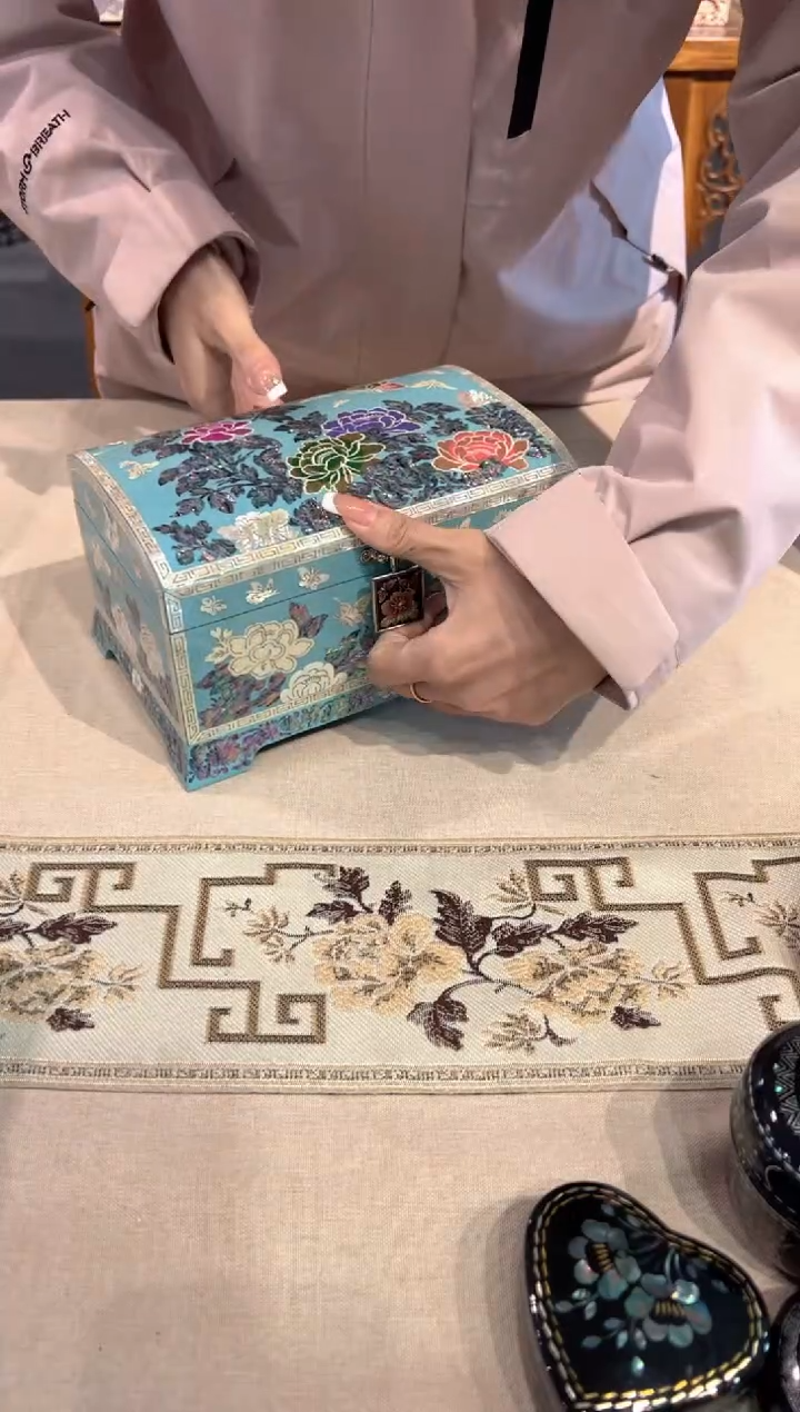 【闪购商品】按扣扇贝底·弘贝雅螺钿漆器文化馆