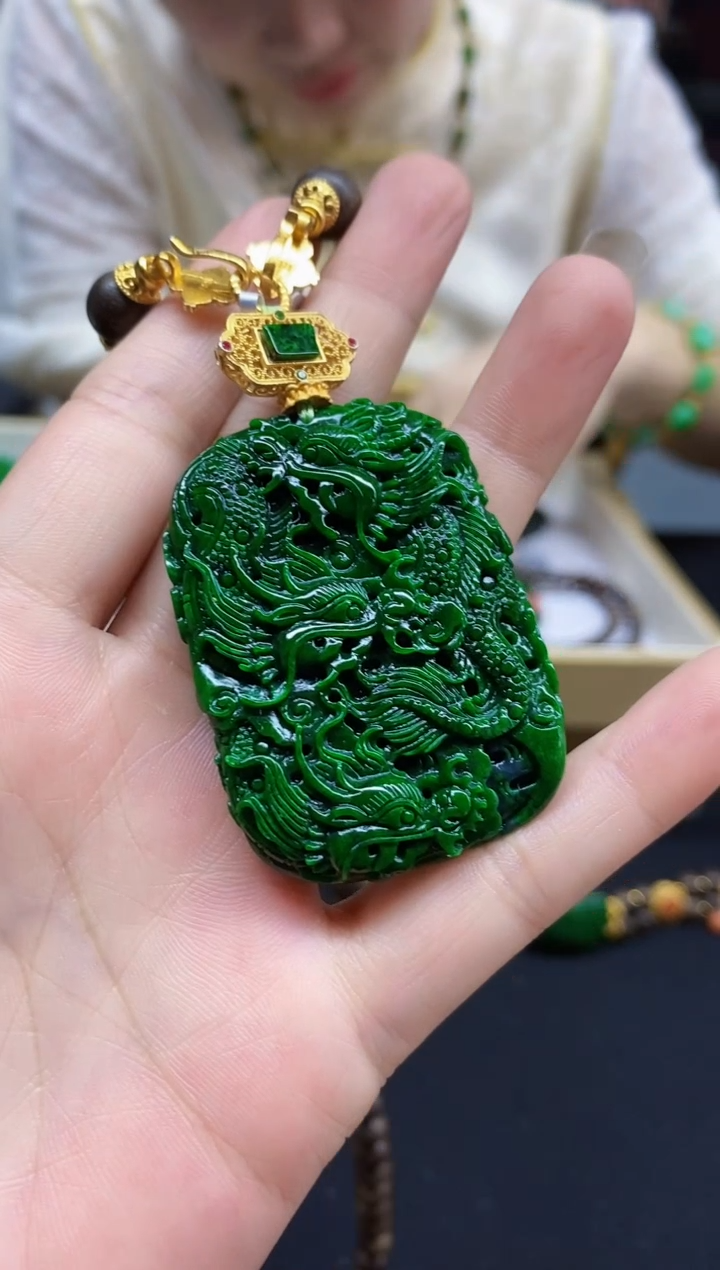 颈饰未镶嵌翡翠吊坠