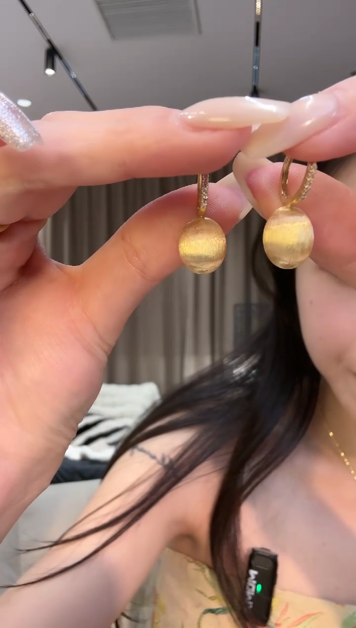 【闪购商品】钻石耳饰18K金镶嵌蛋面拉丝耳环