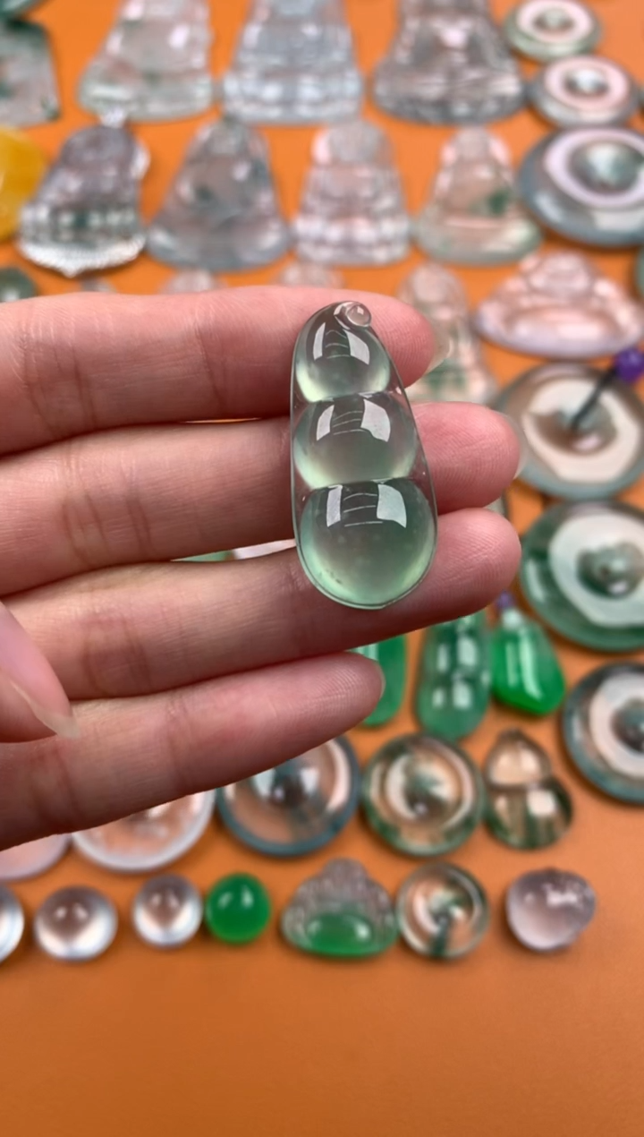 【闪购商品】翡翠颈饰未镶嵌32.3-15-7.2