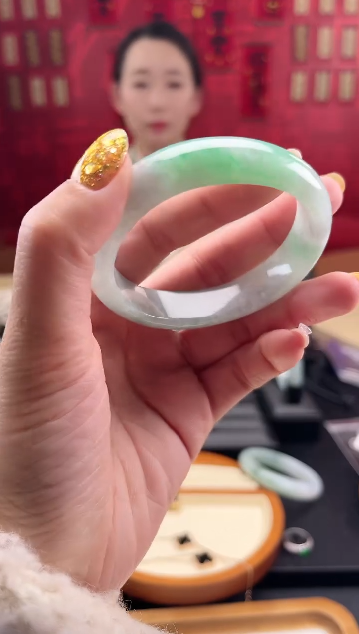 【闪购商品】翡翠手镯未镶嵌手镯