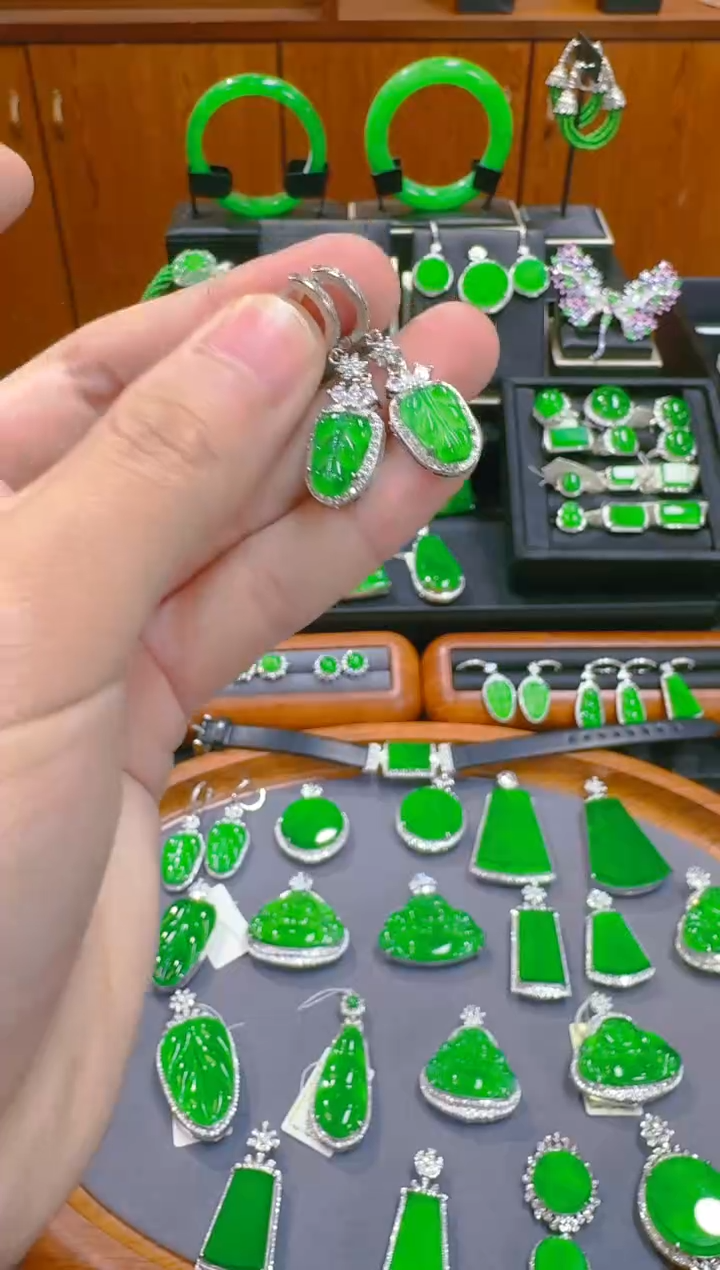 【闪购商品】翡翠耳饰未镶嵌天然A货翡翠