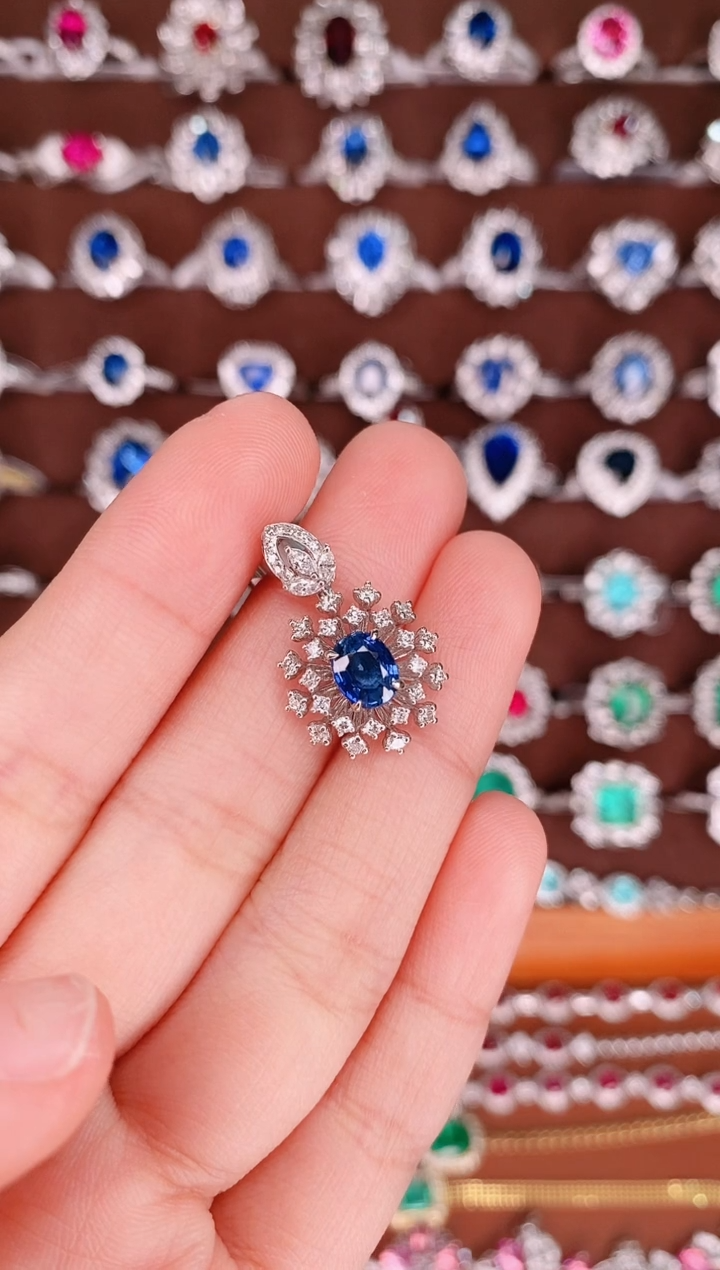 【闪购商品】蓝宝石18K金吊坠18K金镶嵌·