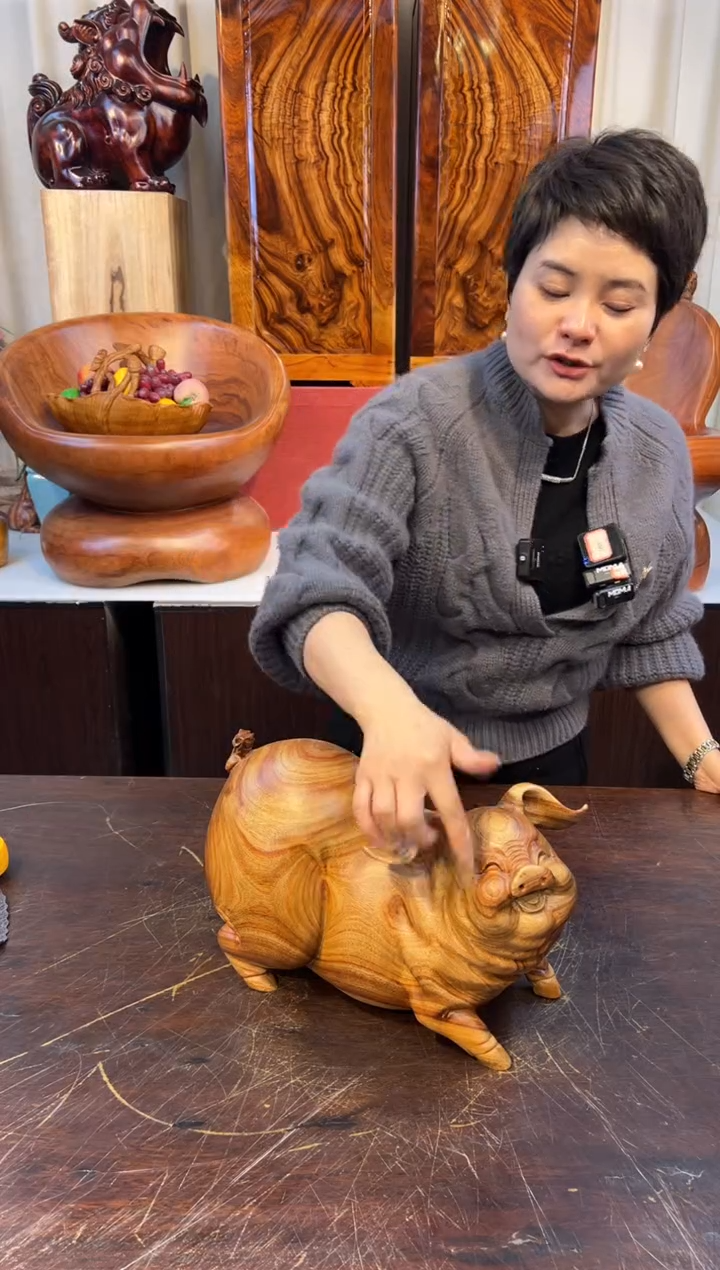 【闪购商品】香樟木实木创意福猪