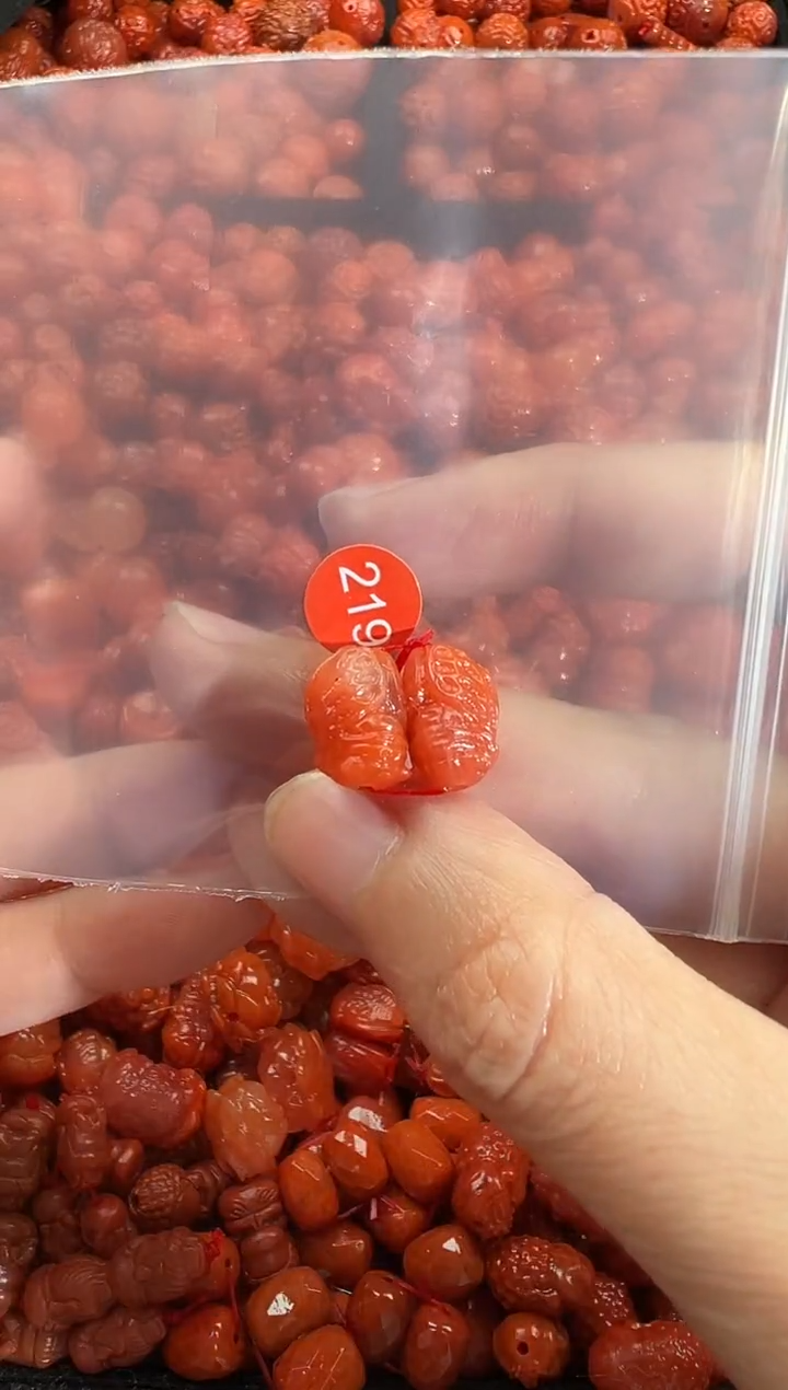 颈饰未镶嵌南红玛瑙1