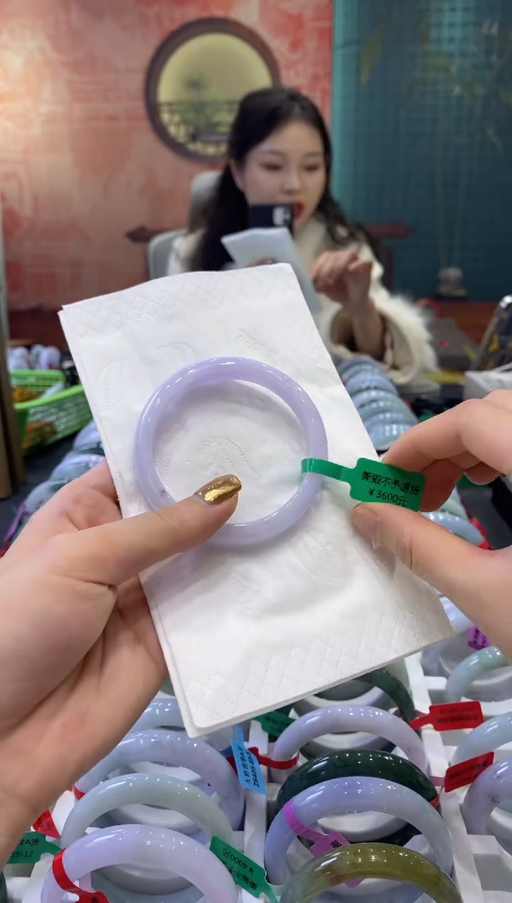 【闪购商品】翡翠手镯未镶嵌多人17409