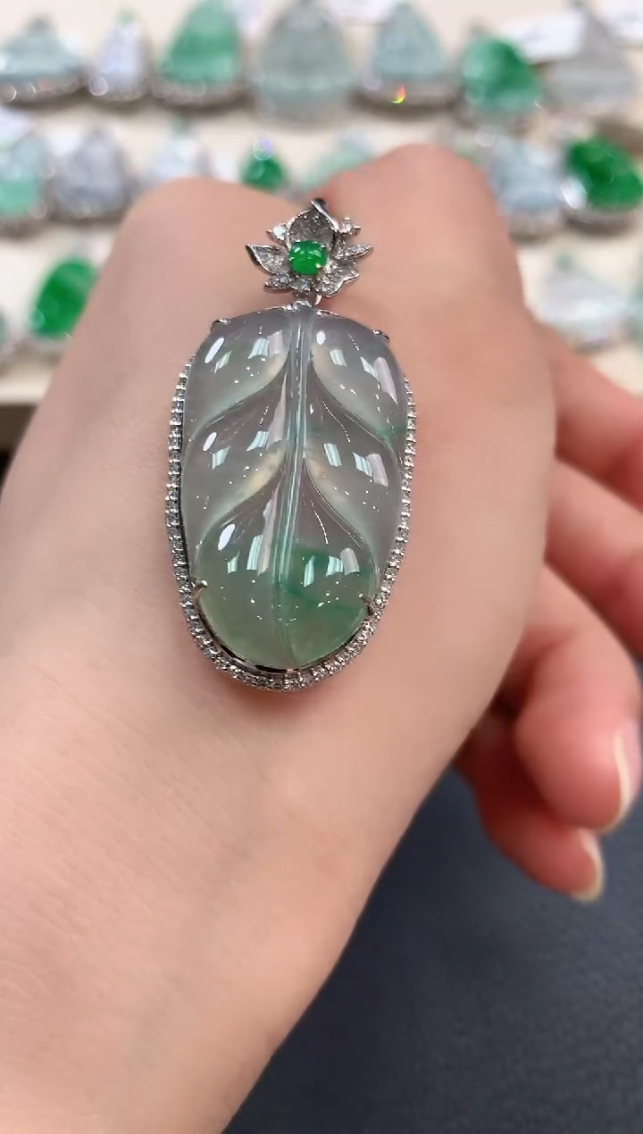 【闪购商品】翡翠吊坠(不含链)18K金镶嵌n32       