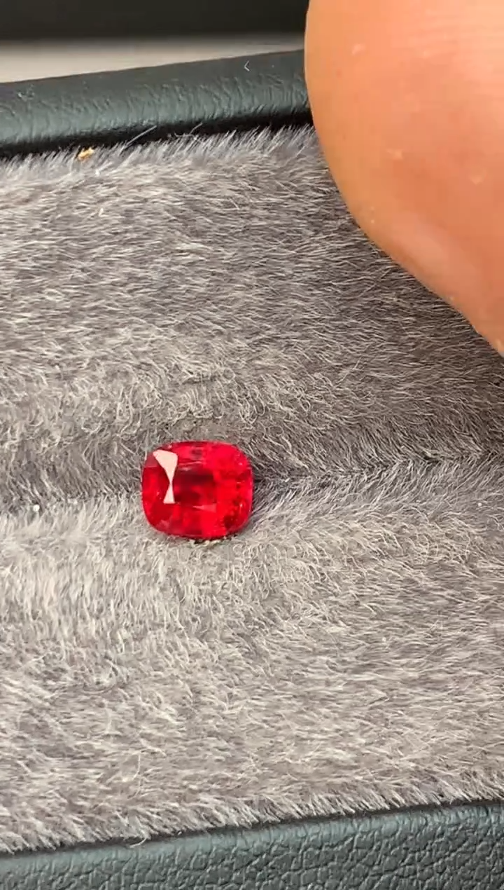 【闪购商品】定制尖晶石裸石未镶嵌1.09ct 吉尔德纳米亚绝地武士