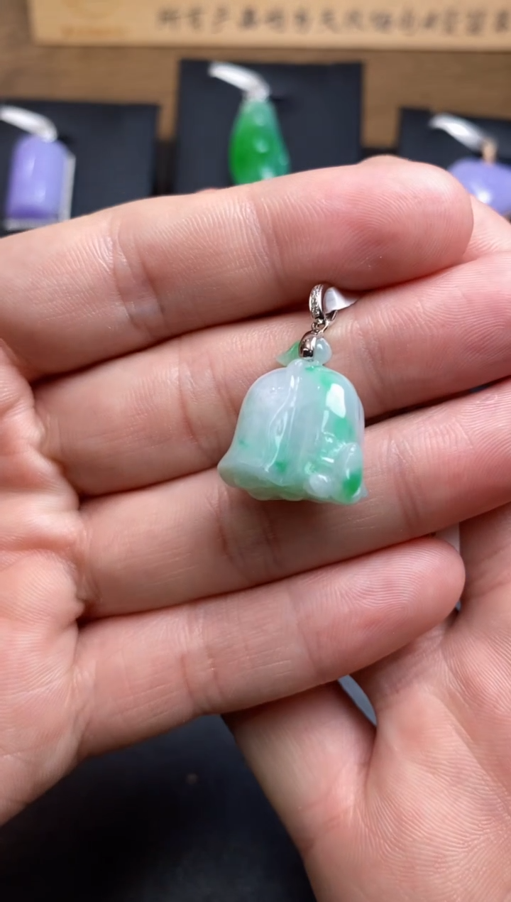 【闪购商品】翡翠颈饰18K金镶嵌翡翠