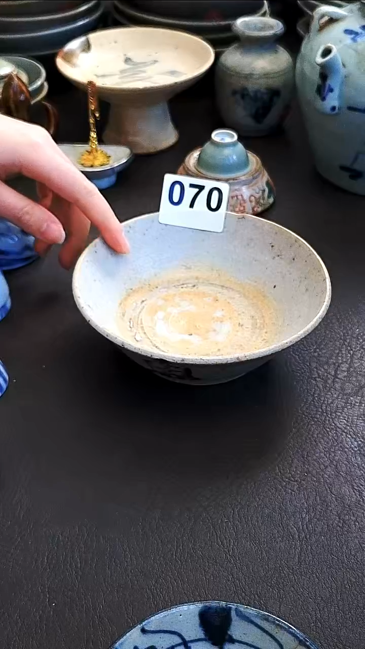 陶半****坡佳瑜家漂漂亮亮的瓷器编号070