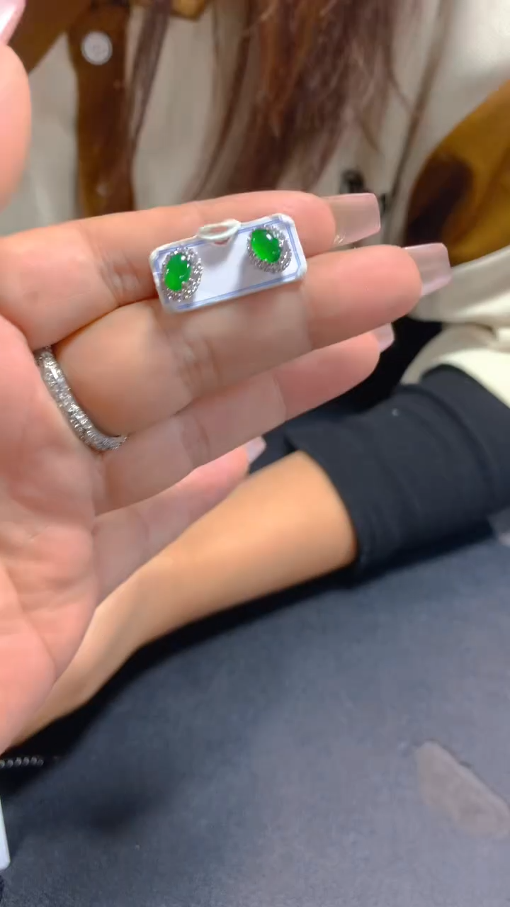 【闪购商品】翡翠耳饰未镶嵌0313008051多样性发其一