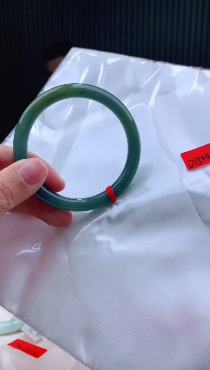 未镶嵌手镯翡翠54+