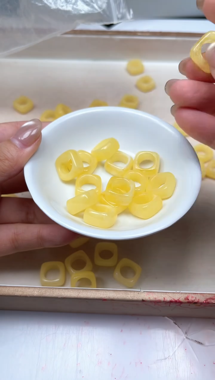 未镶嵌蜜蜡裸石M72 蜜蜡 方跑环 3个8.8元