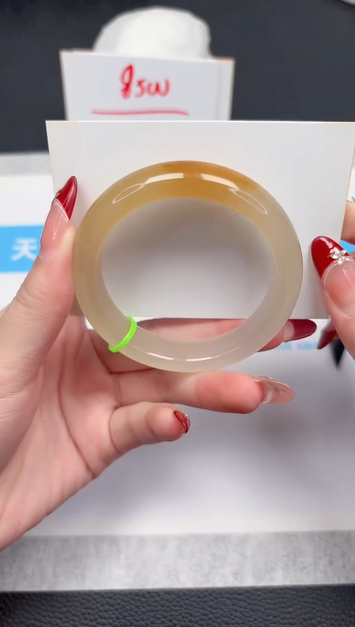 【闪购商品】石英质玉手镯未镶嵌296-54.2